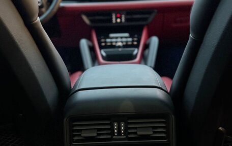 Porsche Cayenne III, 2024 год, 18 880 000 рублей, 22 фотография