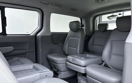 Hyundai Grand Starex Grand Starex I рестайлинг 2, 2020 год, 4 200 000 рублей, 12 фотография