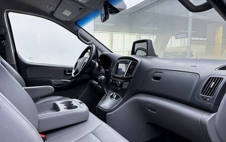 Hyundai Grand Starex Grand Starex I рестайлинг 2, 2020 год, 4 200 000 рублей, 11 фотография
