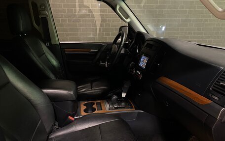 Mitsubishi Pajero IV, 2008 год, 1 590 000 рублей, 11 фотография