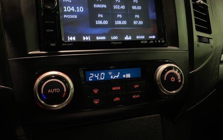 Mitsubishi Pajero IV, 2008 год, 1 590 000 рублей, 14 фотография