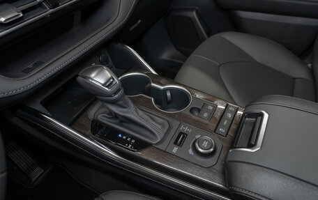 Toyota Highlander, 2025 год, 6 200 000 рублей, 16 фотография