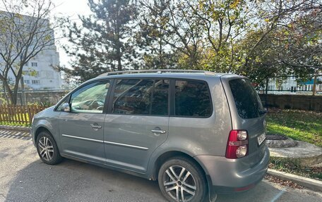 Volkswagen Touran III, 2007 год, 700 000 рублей, 3 фотография