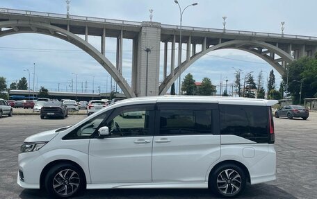 Honda Stepwgn IV, 2018 год, 2 349 000 рублей, 8 фотография