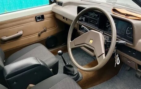 Mazda Familia, 1985 год, 115 000 рублей, 3 фотография