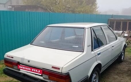 Mazda Familia, 1985 год, 115 000 рублей, 2 фотография