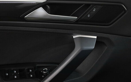 Volkswagen Tiguan II, 2019 год, 2 149 000 рублей, 21 фотография