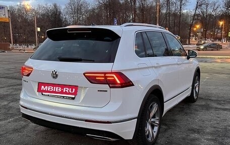 Volkswagen Tiguan II, 2019 год, 2 870 000 рублей, 3 фотография