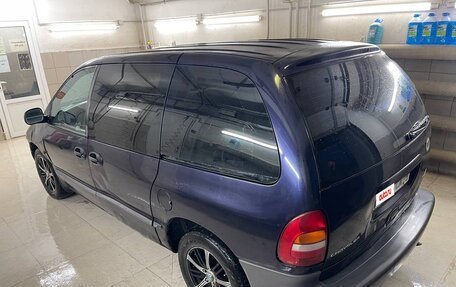 Chrysler Voyager III, 1996 год, 295 000 рублей, 5 фотография