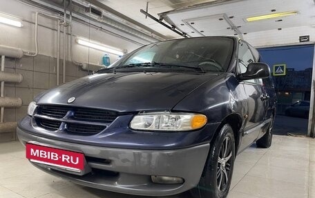 Chrysler Voyager III, 1996 год, 295 000 рублей, 2 фотография