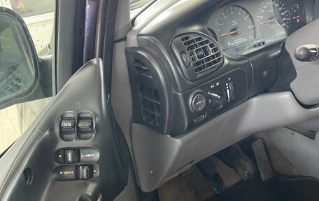 Chrysler Voyager III, 1996 год, 295 000 рублей, 28 фотография