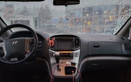 Hyundai Grand Starex Grand Starex I рестайлинг 2, 2016 год, 1 900 000 рублей, 11 фотография