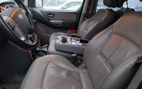 Hyundai Grand Starex Grand Starex I рестайлинг 2, 2016 год, 1 900 000 рублей, 9 фотография