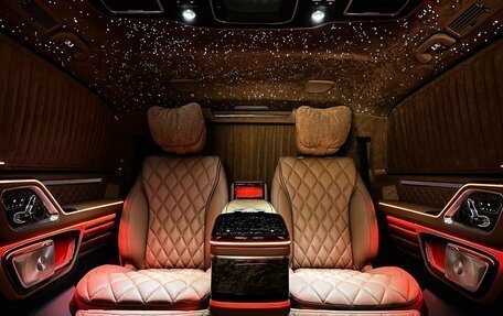 Mercedes-Benz V-Класс, 2025 год, 36 000 000 рублей, 2 фотография