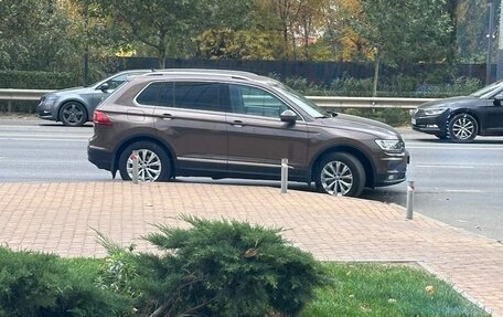 Volkswagen Tiguan II, 2017 год, 2 250 000 рублей, 2 фотография