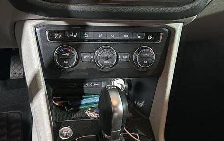 Volkswagen Tiguan II, 2017 год, 2 250 000 рублей, 4 фотография