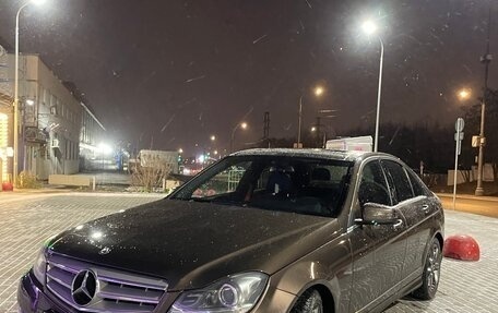 Mercedes-Benz C-Класс, 2012 год, 1 750 000 рублей, 1 фотография