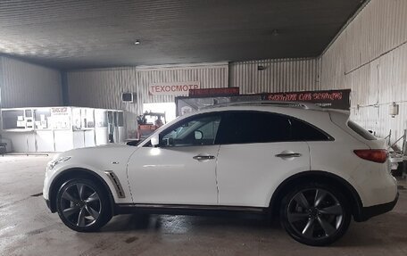 Infiniti FX II, 2013 год, 2 300 000 рублей, 4 фотография