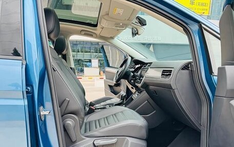 Volkswagen Touran III, 2022 год, 1 490 000 рублей, 9 фотография