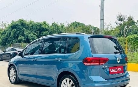 Volkswagen Touran III, 2022 год, 1 490 000 рублей, 6 фотография