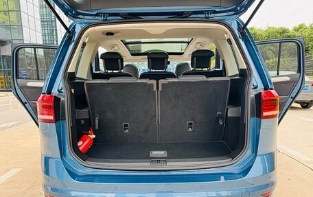 Volkswagen Touran III, 2022 год, 1 490 000 рублей, 11 фотография