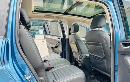 Volkswagen Touran III, 2022 год, 1 490 000 рублей, 13 фотография