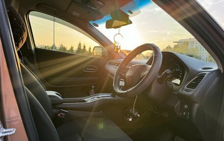 Honda Vezel, 2017 год, 1 950 000 рублей, 6 фотография