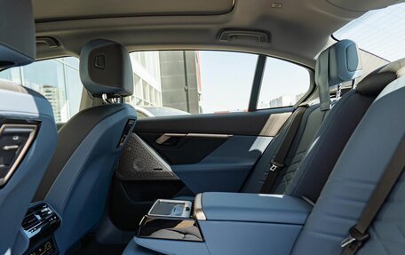 BMW 5 серия, 2025 год, 9 890 000 рублей, 14 фотография