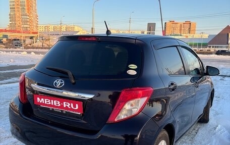 Toyota Vitz, 2013 год, 670 000 рублей, 3 фотография