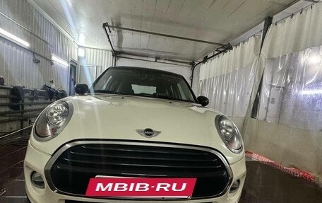 MINI Hatch, 2016 год, 1 340 000 рублей, 18 фотография
