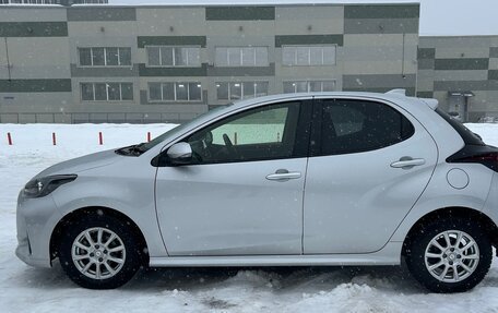 Toyota Yaris, 2020 год, 1 265 000 рублей, 6 фотография