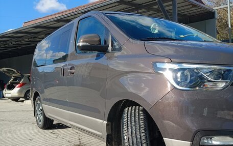 Hyundai Grand Starex Grand Starex I рестайлинг 2, 2019 год, 4 050 000 рублей, 26 фотография