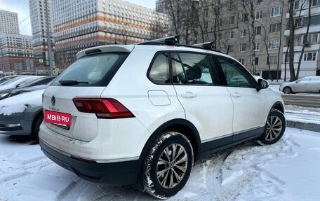 Volkswagen Tiguan II, 2021 год, 2 700 000 рублей, 2 фотография