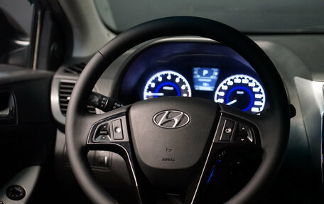 Hyundai Solaris II рестайлинг, 2012 год, 930 000 рублей, 12 фотография