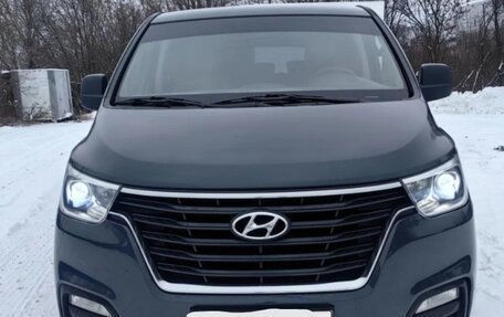 Hyundai H-1 II рестайлинг, 2018 год, 2 650 000 рублей, 1 фотография