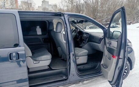 Hyundai H-1 II рестайлинг, 2018 год, 2 650 000 рублей, 8 фотография