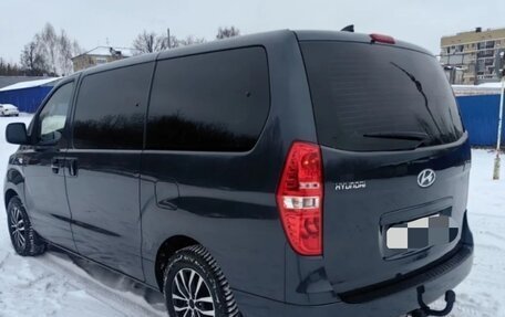 Hyundai H-1 II рестайлинг, 2018 год, 2 650 000 рублей, 5 фотография