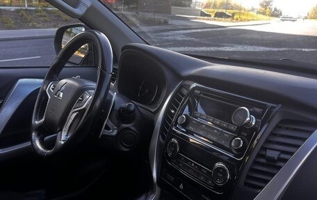 Mitsubishi Pajero Sport III рестайлинг, 2020 год, 3 000 000 рублей, 3 фотография