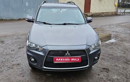 Mitsubishi Outlander III рестайлинг 3, 2011 год, 890 000 рублей, 1 фотография