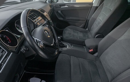 Volkswagen Tiguan II, 2017 год, 2 098 000 рублей, 10 фотография