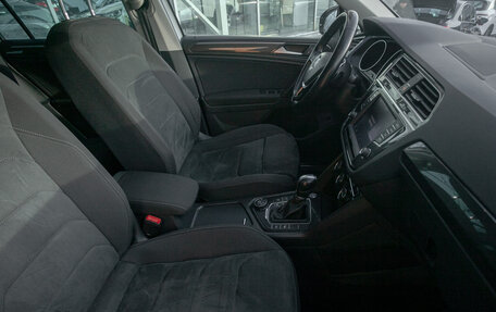 Volkswagen Tiguan II, 2017 год, 2 098 000 рублей, 20 фотография