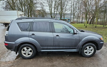 Mitsubishi Outlander III рестайлинг 3, 2011 год, 890 000 рублей, 2 фотография