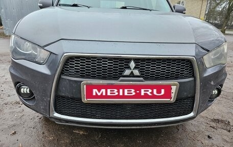 Mitsubishi Outlander III рестайлинг 3, 2011 год, 890 000 рублей, 5 фотография