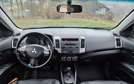 Mitsubishi Outlander III рестайлинг 3, 2011 год, 890 000 рублей, 10 фотография