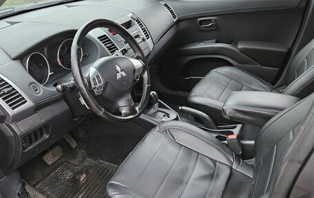 Mitsubishi Outlander III рестайлинг 3, 2011 год, 890 000 рублей, 12 фотография