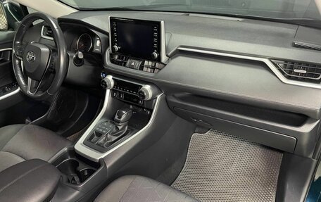 Toyota RAV4, 2020 год, 4 000 000 рублей, 11 фотография