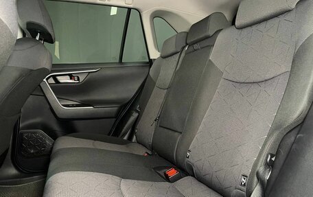 Toyota RAV4, 2020 год, 4 000 000 рублей, 8 фотография