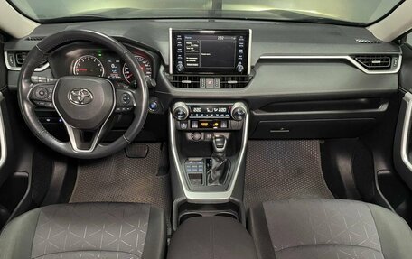 Toyota RAV4, 2020 год, 4 000 000 рублей, 12 фотография