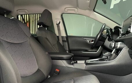 Toyota RAV4, 2020 год, 4 000 000 рублей, 10 фотография