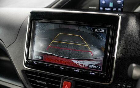 Toyota Noah III, 2018 год, 2 390 000 рублей, 13 фотография